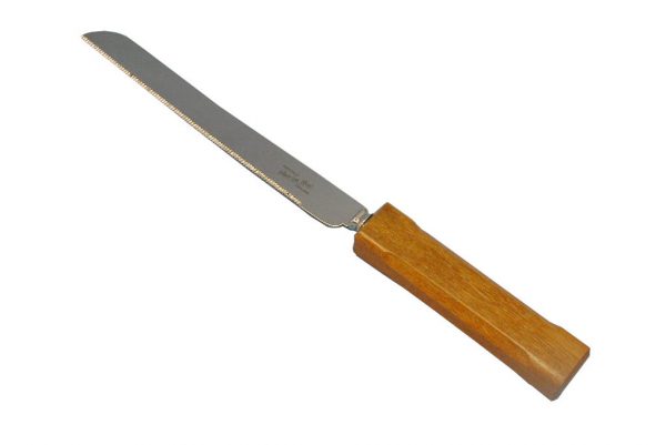 Challah-Knife-Bread-Knife-Wod-Handles-KNIFE-P-O-goncolo-RWP-1-challah-knife-Copy.jpg