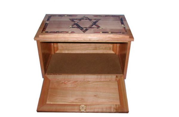 Shtender-Jewish-Table-Lectern-Synagogue-Study-Hall-Judaica-SHTN-O-O-Cherry-WC-shdender-open.jpg