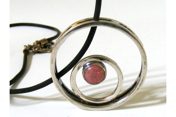 Circles-Squared-Silver-Pendant-and-Rose-Desiner-Pendant-NECKLACE-CirclesSquared-3D-silver-PCPicture4-040.jpg